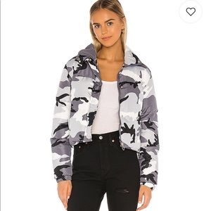 Superdown camo cropped puffer